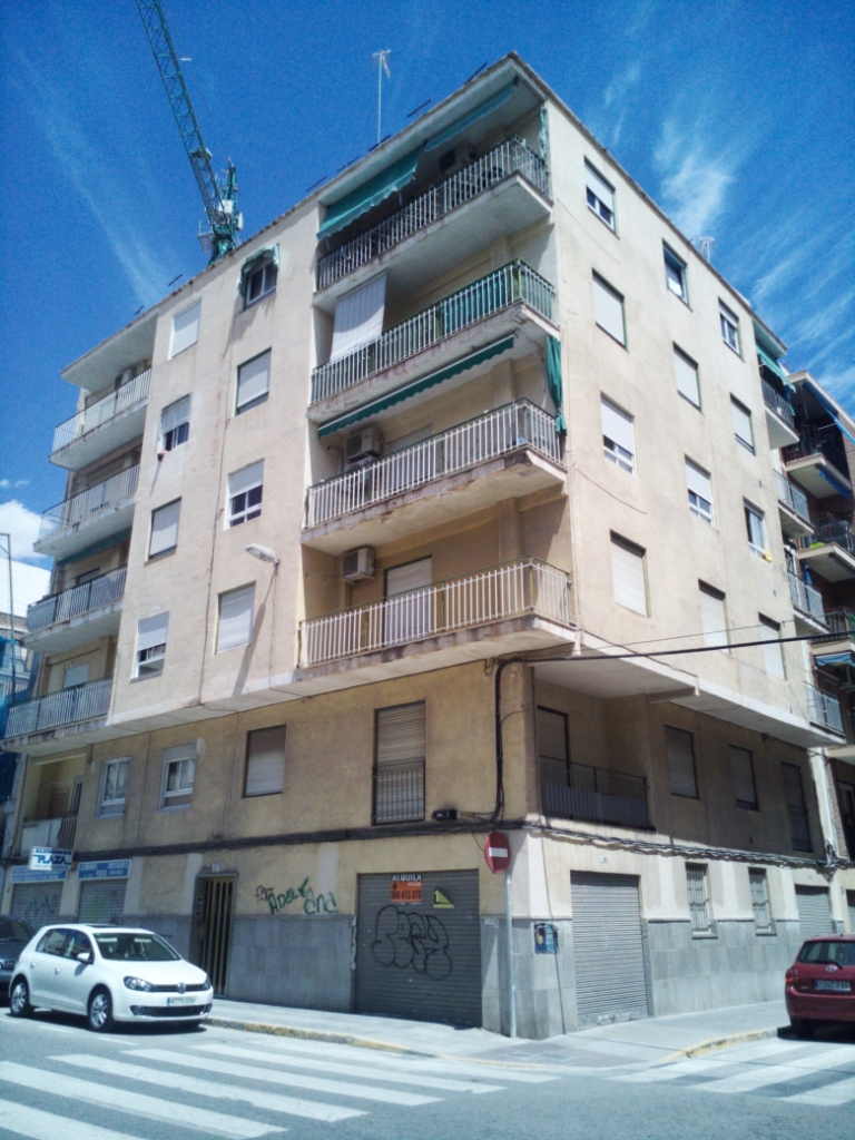 FACHADA EN BARRIO DE ALTABIX ELCHE