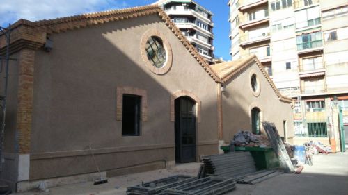 
<p>Restauración de fachada, carpintería exterior y vallado de la Casa de las Máquinas de Alicante, entre las calles Italia y Portugal.</p>
